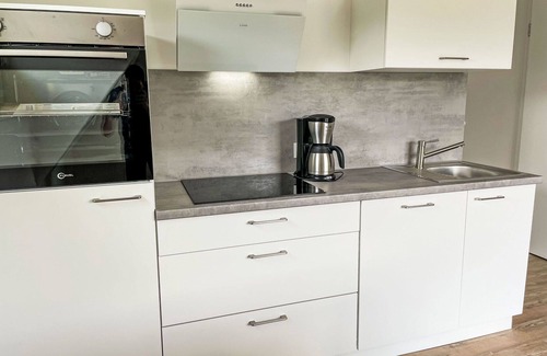 Hechthausen Apartment | Cosy apartment for 4 people with pool, WIFI, TV, balcony, pets allowed and parking