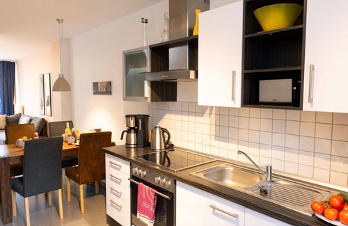Lubmin Apartment | Cosy apartment for 4 guests with WIFI, TV, terrace, pets allowed and parking