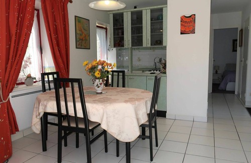 Pont-l'Abbe Apartment | Cosy apartment for 4 people with WIFI, TV and terrace