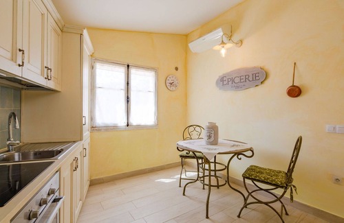 Saint-Jean Apartment | Cosy apartment for 4 people with internet, A/C, TV, terrace and parking