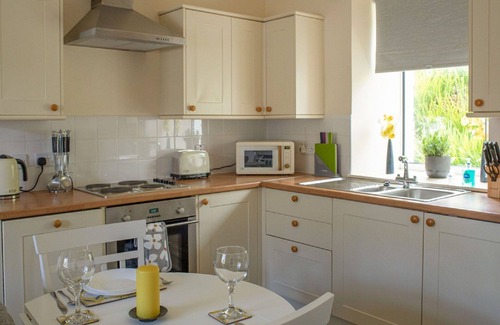 Staffin Apartment | Cosy apartment for 2 guests with WIFI, TV and parking