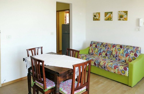 Cossombrato Apartment | Cosy apartment for 4 people with WIFI, pool, TV, patio, pets allowed and parking