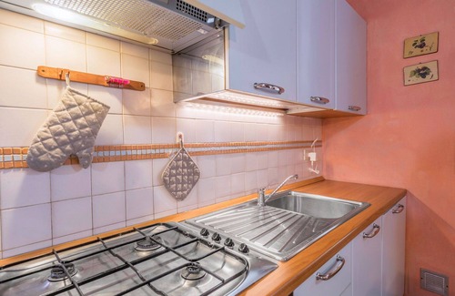 Cutigliano Apartment | Cosy apartment for 6 people with WIFI, pool, TV, veranda, pets allowed and parking
