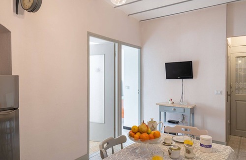 Pietrabruna Apartment | Cosy apartment for 4 people with TV and terrace