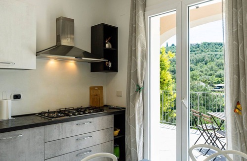 Pontedassio Apartment | Cosy apartment for 6 people with pool, WIFI, patio, pets allowed and parking