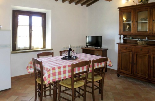 Santa Luce Apartment | Cosy apartment for 4 people with pool, WIFI, TV, patio and pets allowed