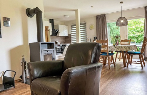 Feriendorf Frankenau House | Cosy apartment in villa for 4 guests with WIFI, TV, terrace and pets allowed