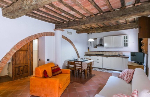San Macario In Monte Villa | Cosy apartment in villa for 4 people with pool, WIFI, TV, patio and pets allowed