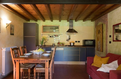 Montefiascone Villa | Cosy apartment in villa for 6 people with WIFI, pool, TV, patio, pets allowed and panoramic view
