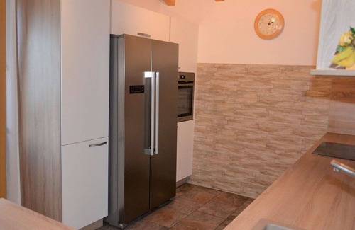 Sankt Anton am Arlberg Villa | Cosy apartment in villa for 5 guests with WIFI, TV, balcony, pets allowed and parking
