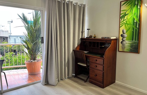 Cairns Central Business District Apartment | Cosy apartment in the heart of Cairns .Free parking.