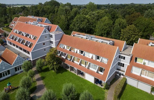 Bruinisse Apartment | Cosy apartment in Bruinisse with balcony