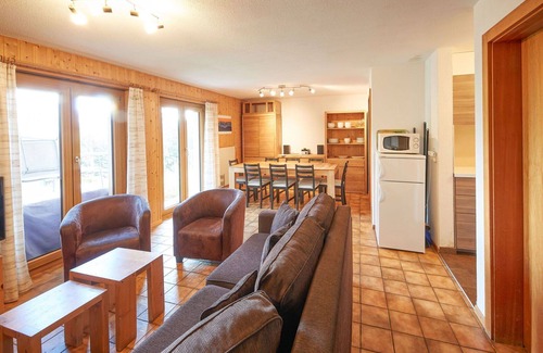 Heremence House | Cosy apartment in villa for 9 guests with WIFI, TV, terrace and parking