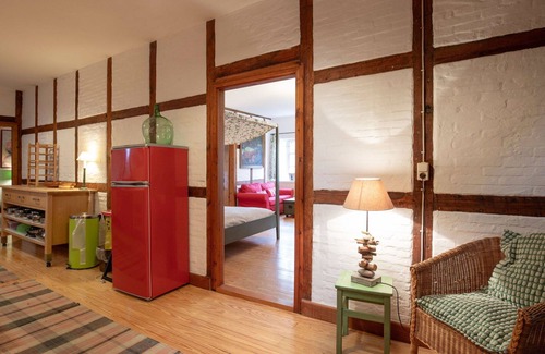 Horne Villa | Cosy apartment in villa for 7 people with WIFI, TV, patio and parking