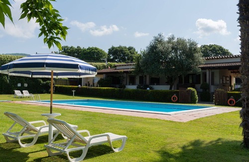 Bolsena Villa | Cosy apartment in villa for 4 people with pool, WIFI, TV, terrace and pets allowed