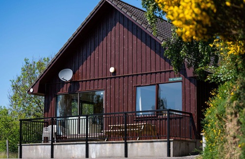 Drumnadrochit House | Cosy apartment in villa for 6 guests with WIFI, TV, patio, panoramic view and parking