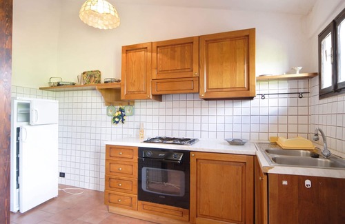 Poggibonsi Villa | Cosy apartment in villa with pool, WIFI, TV, patio and panoramic view, close to San Gimignano