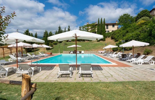 Dicomano House | Cosy apartment in villa for 6 people with WIFI, pool, TV, patio, pets allowed and panoramic view