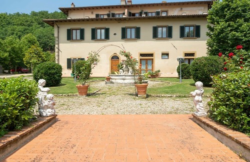 Dicomano House | Cosy apartment in villa for 6 people with WIFI, pool, TV, patio, pets allowed and panoramic view