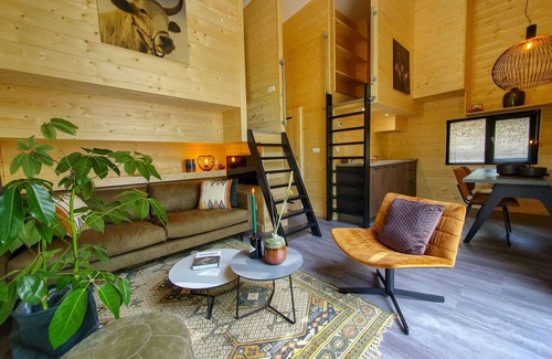 Belfeld House | Cosy apartment in villa for 4 people with pool, WIFI, TV, terrace and parking
