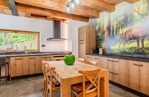 Livo Villa | Cosy apartment in villa for 12 guests with WIFI, TV and patio