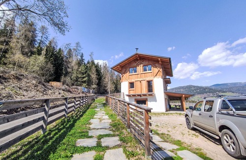 Livo Villa | Cosy apartment in villa for 12 guests with WIFI, TV and patio
