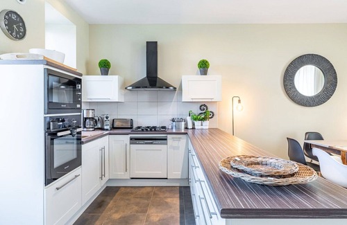 Caden Villa | Cosy apartment in villa for 8 people with private pool, WIFI, TV, terrace and parking
