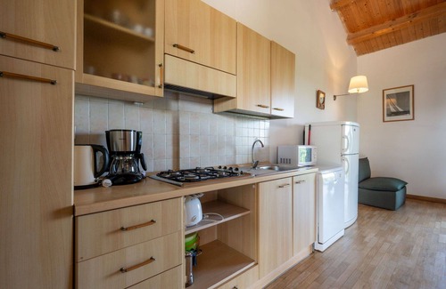 Azzano d'Asti Villa | Cosy apartment in villa for 6 guests with pool, WIFI, terrace, pets allowed and parking