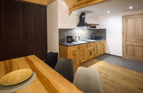 Zakopane House | Cosy apartment in villa for 6 guests with WIFI, TV, terrace and pets allowed