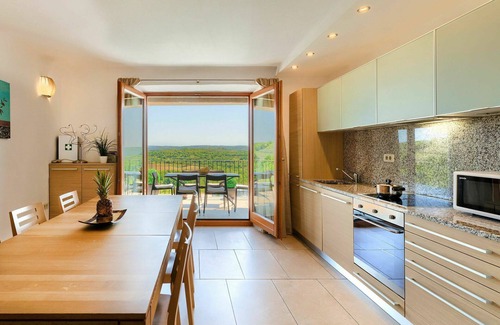 Baredine House | Cosy apartment in villa with A/C, WIFI, pool, TV, terrace, panoramic view and parking