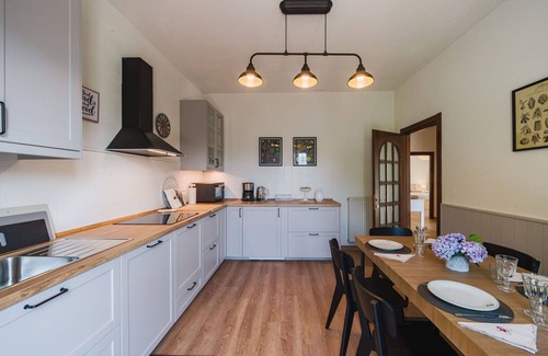 Casarza Ligure Apartment | Cosy apartment for 6 guests with A/C, WIFI, private pool, TV, terrace and parking