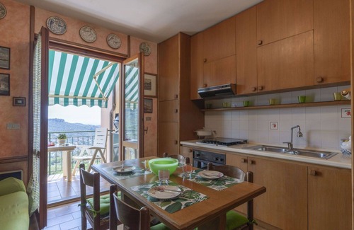 Diano Borello Apartment | Cosy apartment for 3 guests with WIFI, pool, TV, patio, pets allowed and parking