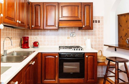 Diano Castello Apartment | Cosy apartment for 6 people with pool, WIFI, TV, terrace and pets allowed