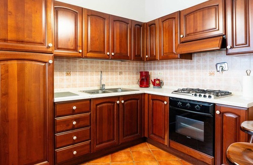Diano Castello Apartment | Cosy apartment for 6 people with pool, WIFI, TV, terrace and pets allowed