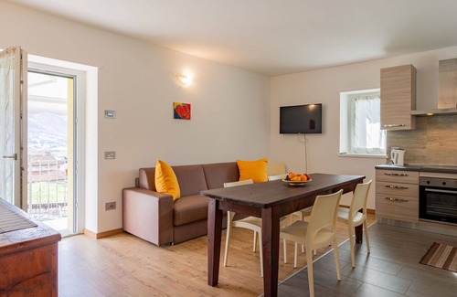 Novate Mezzola Apartment | Cosy apartment for 5 guests with WIFI, TV, balcony and parking