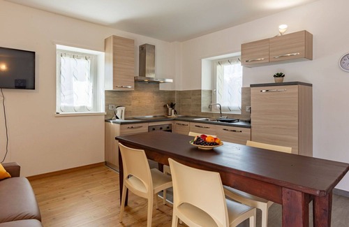 Novate Mezzola Apartment | Cosy apartment for 5 guests with WIFI, TV, balcony and parking