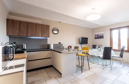Rocca D'Arazzo Apartment | Cosy apartment for 4 people with WIFI, A/C, TV, terrace and parking