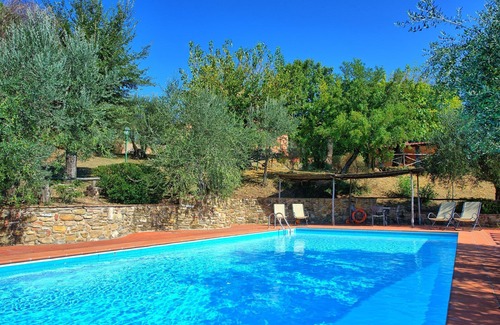 Montelupo Fiorentino Apartment | Cosy apartment with pool, WIFI, TV, pets allowed and panoramic view, close to Florence