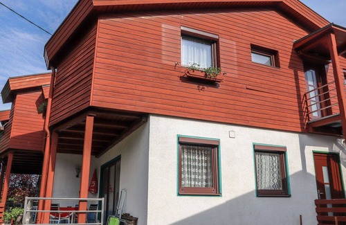 Klopein Apartment | Cosy apartment for 4 guests with WIFI, TV, balcony and panoramic view