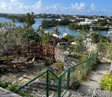 Pembroke Apartment | Cosy Bermuda House
