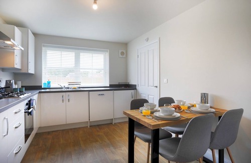 Giltbrook House | Cosy Brinsley Stay |EV|Garden|WiFi|Office | Pass The Keys