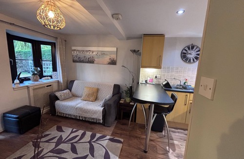 Middleton-on-Sea House | Cosy Bungalow On Private Estate