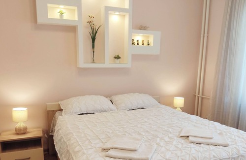 Palilula Apartment | Cosy center Belgrade apartment for 4 people, fast wifi, longer rental possible.