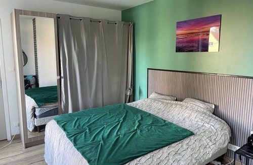 Jullouville Villa | Cosy, comfortable villa by the sea