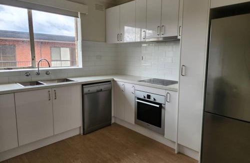 Williamstown Apartment | Cosy & Convenient Williamstown