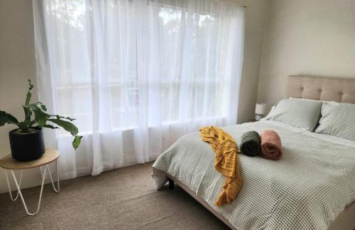 Williamstown Apartment | Cosy & Convenient Williamstown