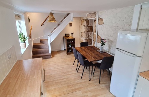 Saint Erth Praze Cottage | Cosy cornish dog friendly cottage, 5 mins from beach