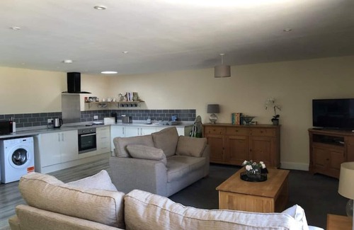 Stroud House | Cosy Cotswold Coachhouse - Rural and quiet