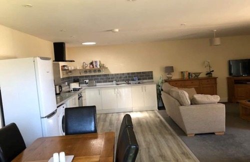Stroud House | Cosy Cotswold Coachhouse - Rural and quiet