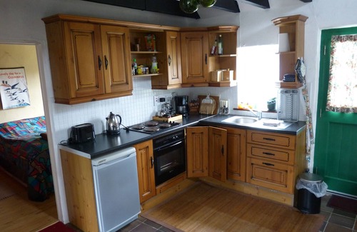 Skibbereen House | Cosy cottage in a dream location by the sea